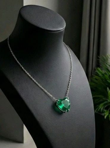 VINTAGE PLATINUM PENDANT 4.62CT. LAB-GROWN GREEN EMERALD HEART SHAPE: VINTAGE PLATINUM PENDANT 4.62CT. GREEN COLOMBIAN EMERALD HEART SHAPE Gorgeous vintage platinum green emerald in heart shape pendant 16 inch long. center treated lab grown green Colombian emerald weigh
