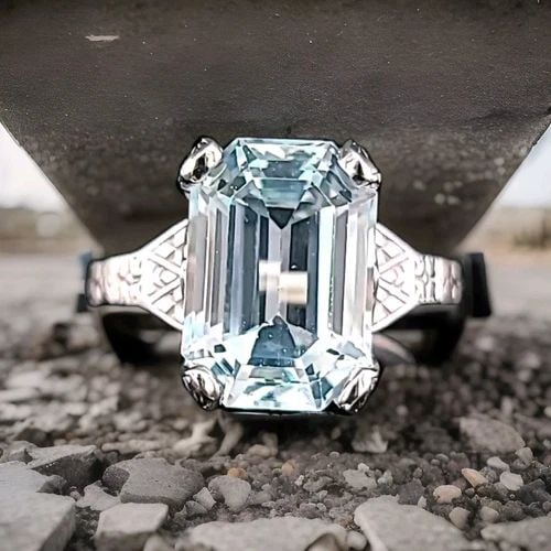 VINTAGE 14K WHITE GOLD ENGAGEMENT RING 6.34CT.NATURAL AQUAMARINE RECTANGULAR CUT: This beautiful vintage ring is the perfect choice for any special occasion, whether it's an engagement, anniversary, or birthday. The stunning natural aquamarine stone, with a rectangular cut, is the 