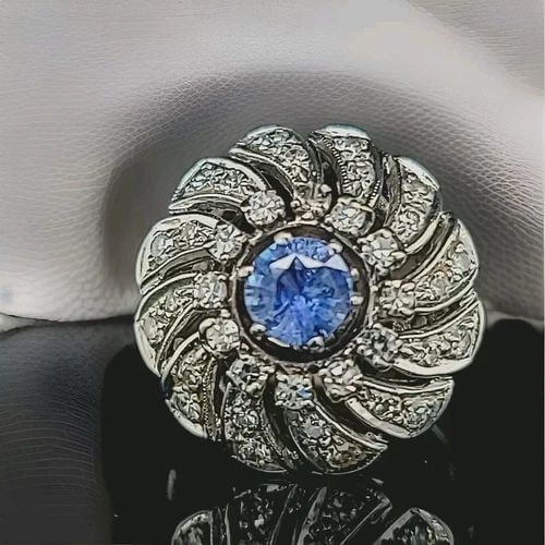 14K WHITE GOLD VINTAGE NATURAL ROUND BLUE SAPPHIRE RING 0.65CT CIRC 1950'S: 14K WHITE GOLD VINTAGE NATURAL ROUND BLUE SAPPHIRE RING 0.65CT CIRC 1950'S Vintage 14k white gold ballerina ring center natural round blue sapphire weight 0.65ct. size 5.0mm clean, lively,brilliant,sp