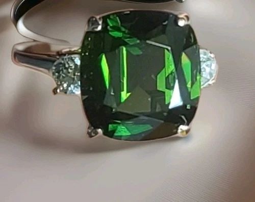 VINTAGE 14K YELLOW GOLD ENGAGEMENT RING 4.66CT. NATURAL GREEN CUSHION TOURMALINE: VINTAGE 14K YELLOW GOLD ENGAGEMENT RING 4.66CT. NATURAL GREEN CUSHION TOURMALINE Gorgeous vintage 14K yellow gold engagement ring, showcasing a captivating natural green tourmaline in a romantic cushi
