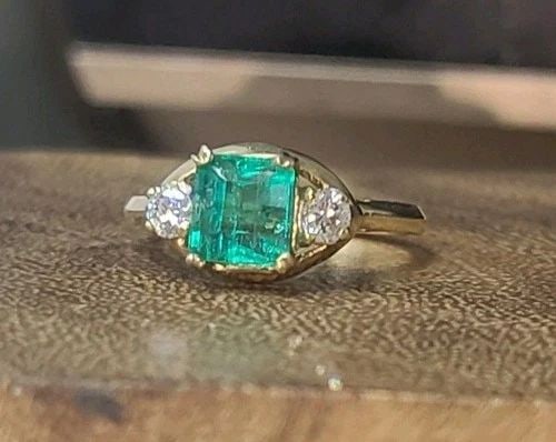 VINTAGE 14K YELLOW GOLD RING 1.55CT.NATURAL COLOMBIAN GREEN EMERALD CUT (1 of 2)