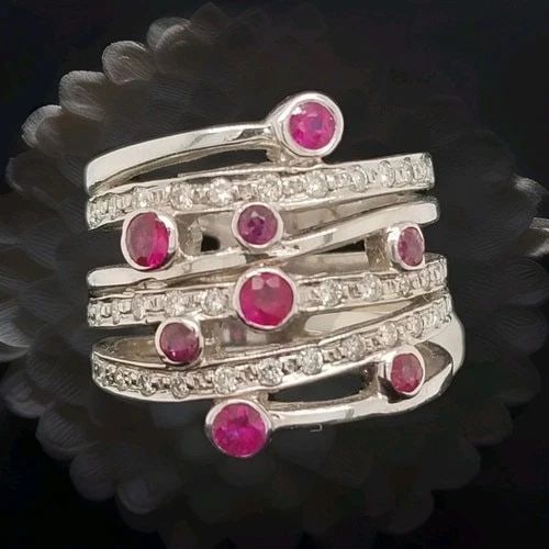 14K WHITE GOLD VINTAGE NATURAL DIAMOND RUBY STATEMENT RING 1.10CT: 14K WHITE GOLD VINTAGE NATURAL DIAMOND RUBY RING 1.10CT Gorgeous Vintage natural Diamond 14k white gold ring Set natural diamond weight 0.55ct SI1-H bright white stone, very lively, sparkly, brilliant