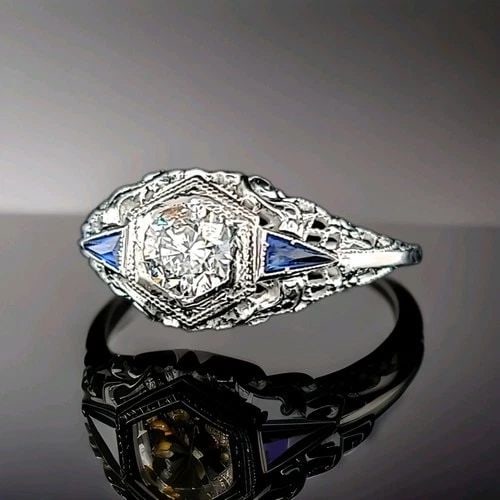 18K WHITE GOLD VINTAGE ART DECO ENGAGEMENT RING 0.52CT. NATURAL ROUND DIAMOND: 18K WHITE GOLD VINTAGE ART DECO ENGAGEMENT RING 0.52CT. NATURAL ROUND DIAMOND Stunning Vintage Art Deco filigree round shape natural Diamond 18k white gold engagement ring circ 1930's center natural d
