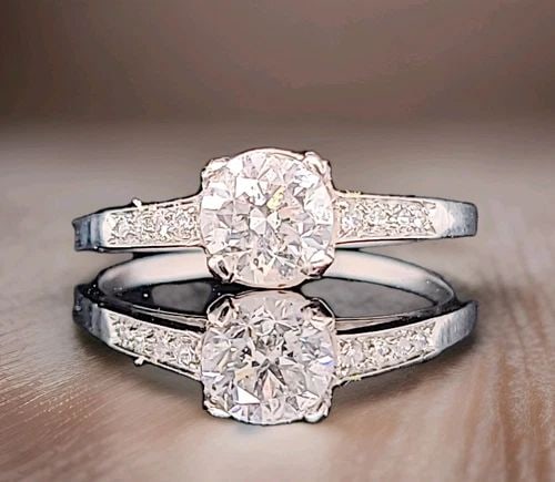 VINTAGE PLATINUM ENGAGEMENT RING 1.05CT. NATURAL ROUND CUT ROUND DIAMOND (1 of 2)