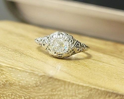 14K WHITE GOLD VINTAGE ENGAGEMENT RING NATURAL OLD MINE CUT DIAMOND 0.45CT: 14K WHITE GOLD VINTAGE FILIGREE ENGAGEMENT RING NATURAL ROUND DIAMOND 0.52CT Stunning Vintage Art Deco filigree round cut natural Diamond 14k white gold engagement ring circ 1930's center natural roun