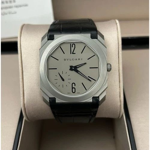NEW BULGARI OCTO FINISSIMO TITANIUM AUTOMATIC 40 MM GREY DIAL WATCH 102711: NEW BULGARI OCTO FINISSIMO TITANIUM AUTOMATIC 40 MM GREY DIAL WATCH Manufacturer Bulgari Category Octo Subcategory Finissimo Reference Number 102711 Band Color Black Band Type Leather Box Yes Conditio
