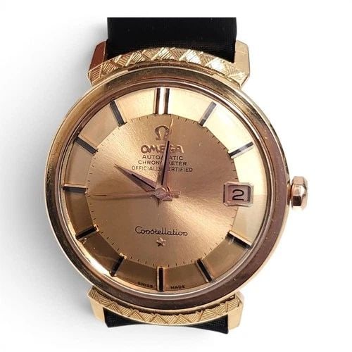 W/BOX OMEGA CONSTELLATION 35 X 40 MM 18K YELLOW GOLD AUTOMATIC WATCH 168002: W/BOX OMEGA CONSTELLATION 35 X 40 MM 18K YELLOW GOLD AUTOMATIC WATCH 168002 Manufacturer Omega Category Constellation Reference Number 168002 Band Leather Band Color Black Band Type Leather Bezel Smoo