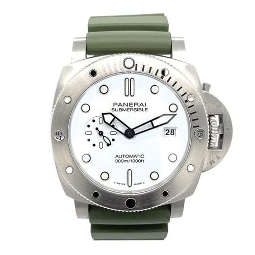 NEW PANERAI SUBMERSIBLE WATCH PAM01226: NEW PANERAI SUBMERSIBLE WATCH Manufacturer Panerai Category Submersible Reference Number PAM01226 Additional Keywords QuarantaQuattro Band Color Green Band Type Rubber Box Yes Condition New with tags 