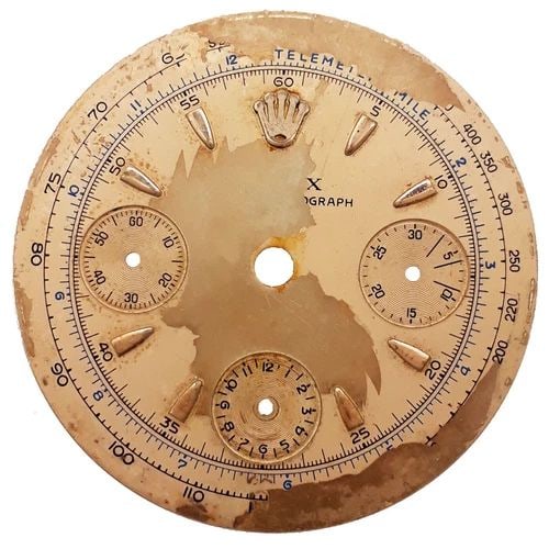 ORIGINAL ROLEX COSMOGRAPH DAYTONA AGE RELATED PATINA DIAL 6234: ORIGINAL ROLEX COSMOGRAPH DAYTONA AGE RELATED PATINA DIAL 6234 Manufacturer Rolex Reference Number 6234 Additional Keywords ORIGINAL chronograph Customized No Diameter 28,9 mm Gender Mens Gral Conditi
