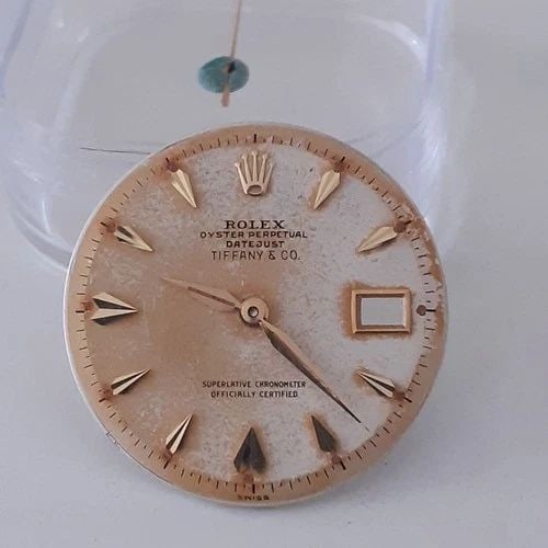 VINTAGE ROLEX DATEJUST TIFFANY & CO DIAL 50'S 28 MM GOLD MARKERS: VINTAGE ROLEX DATEJUST TIFFANY & CO DIAL 50'S 28 MM GOLD MARKERS Manufacturer Rolex Reference Number Tiffany Additional Keywords Vintage 50s , OVELLONE GOLD MARKERS WITH ORIGINAL HANDS Diameter 28 mm 