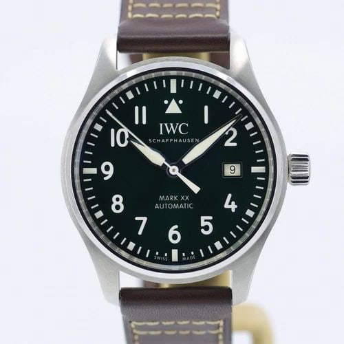 NEW IWC PILOTS MARK XX STAINLESS STEEL AUTOMATIC 40 MM GREEN WATCH IW328205: NEW IWC PILOTS MARK XX STAINLESS STEEL AUTOMATIC 40 MM GREEN WATCH Manufacturer IWC Category Pilots Reference Number IW328205 Additional Keywords Mark XX Band Color Brown Band Type Leather Box Yes Con