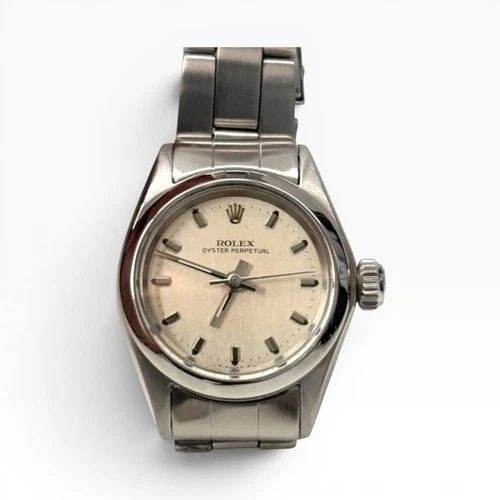 ROLEX OYSTER PERPETUAL LADIES 26 MM STEEL AUTOMATIC WATCH 6618 CIRCA 1968: ROLEX OYSTER PERPETUAL LADIES 26 MM STEEL AUTOMATIC WATCH 6618 CIRCA 1968 Manufacturer Rolex Category Oyster Perpetual Ladies No Date Reference Number 6618 Band Stainless Steel Band Color Steel Band T