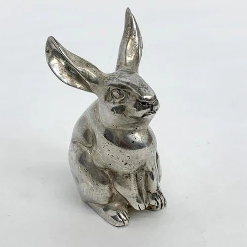 AUTHENTIC TIFFANY & CO. STERLING SILVER 925 BUNNY RABBIT COLLECTIBLE CHARM: AUTHENTIC TIFFANY & CO. STERLING SILVER 925 BUNNY RABBIT COLLECTIBLE CHARM Tiffany and Co. Animal, Home, Collectible Height: 6.0 cm Width: 3.0 cm Depth: 4.0 cm Sterling Silver 925 Silver Manufactured: