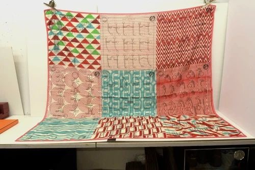 AUTHENTIC HERMES CASHMERE SHAWL MANUFACTURE DE BOUCLERIES PINK PAGNI 140CM SCARF: AUTHENTIC HERMES CASHMERE SHAWL MANUFACTURE DE BOUCLERIES PINK PAGNI 140CM SCARF Authentic Hermes Cashmere Shawl Manufacture de Boucleries Pink Pagni 140cm Scarf Authentic Hermes Cashmere Shawl Manufa