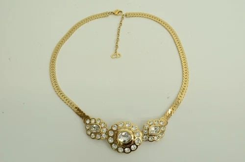 AUTHENTIC CHRISTIAN DIOR VTG NECKLACE GP RHINESTONE EMBLEM ROUND OVAL JEWELRY: AUTHENTIC CHRISTIAN DIOR VTG NECKLACE GP RHINESTONE EMBLEM ROUND OVAL JEWELRY Authentic Christian Dior VTG Necklace GP Rhinestone Emblem Round Oval Jewelry AUTHENTIC CHRISTIAN DIOR VTG NECKLACE GP RHI