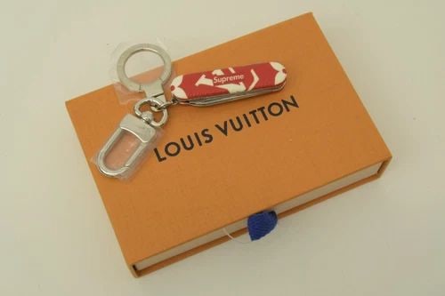 AUTHENTIC LOUIS VUITTON SUPREME SP SWISS POCKET TOOL KEYCHAIN JEWELRY ACCESSORY (1 of 2)