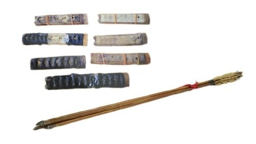 AUTHENTIC JAPANESE VINTAGE KATANA PARTS AND ARROWS ANTIQUE COLLECTIBLE PIECES: AUTHENTIC JAPANESE VINTAGE KATANA PARTS AND ARROWS ANTIQUE COLLECTIBLE PIECES Authentic Japanese Vintage Katana Parts and Arrows Antique Collectible Pieces AUTHENTIC JAPANESE VINTAGE KATANA PARTS AND 