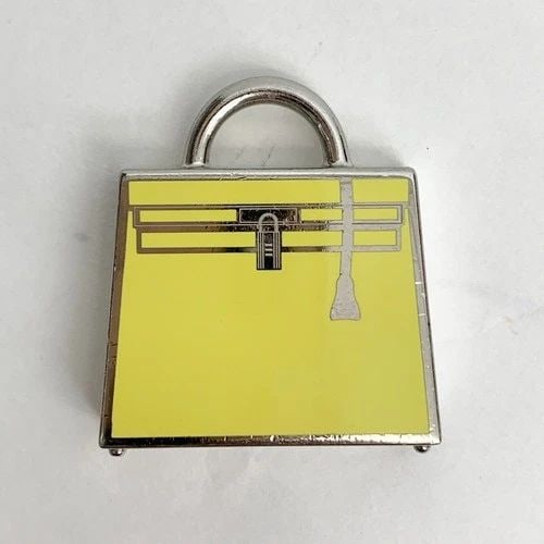 AUTHENTIC HERMES CURIOSITE KELLY BAG YELLOW SILVER PLATED COLLECTIBLE CHARM (1 of 2)