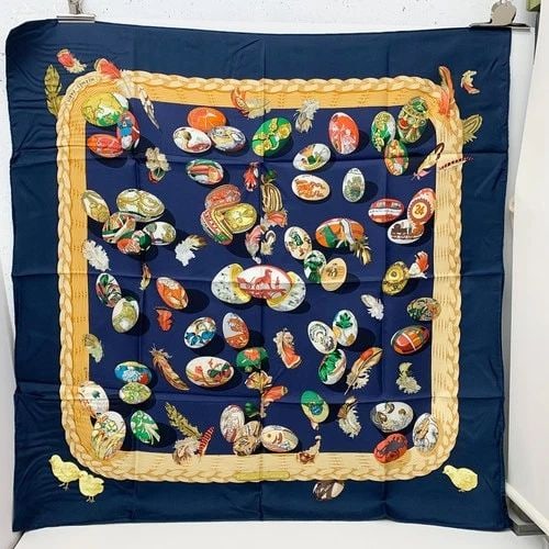 AUTHENTIC HERMES SCARF COUVEE D'HERMES BLUE BROOD EGGS 90CM LATHAM VINTAGE SILK: AUTHENTIC HERMES SCARF COUVEE D'HERMES BLUE BROOD EGGS 90CM LATHAM VINTAGE SILK Couvee d'Hermes Hermes Brood Caty Latham Manufactured: France Height: 90cm (35.4 inch) Width: 90cm (35.4 inch) 100% Silk