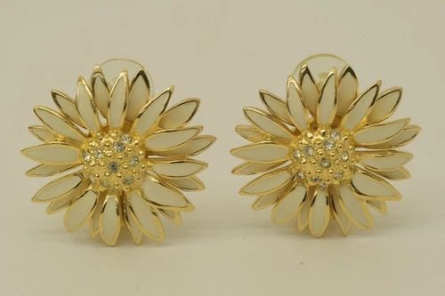 AUTHENTIC CHRISTIAN DIOR CLIP ON EARRINGS WHITE FLOWER GP RHINESTONE JEWELRY: AUTHENTIC CHRISTIAN DIOR CLIP ON EARRINGS WHITE FLOWER GP RHINESTONE JEWELRY Authentic Christian Dior Clip On Earrings White Flower GP Rhinestone Jewelry Jewelry Accessories Ladies, Womens, Female Cli