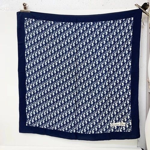 AUTHENTIC DIOR SIGNATURE MONOGRAM SCARF 90CM SIGNATURE VINTAGE LOGO SILK CARRE: AUTHENTIC DIOR SIGNATURE MONOGRAM SCARF 90CM SIGNATURE VINTAGE LOGO SILK CARRE AUTHENTIC DIOR SIGNATURE MONOGRAM SCARF 90CM SIGNATURE VINTAGE LOGO SILK CARRE