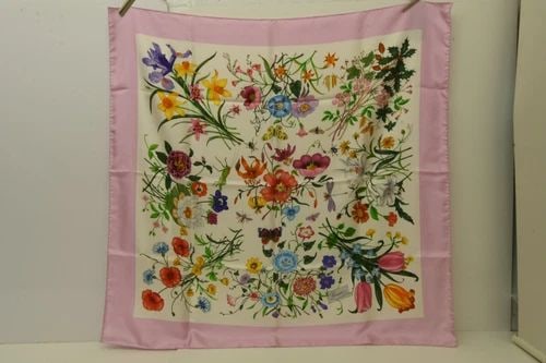 AUTHENTIC GUCCI PINK BORDER WHITE FLORAL SCARF 100% SILK 90CM FLOWERS: AUTHENTIC GUCCI PINK BORDER WHITE FLORAL SCARF 100% SILK 90CM FLOWERS Authentic Gucci Pink Border White Floral Scarf 100% Silk 90cm Flowers Authentic Gucci Pink Border White Floral Scarf 100% Silk 90c