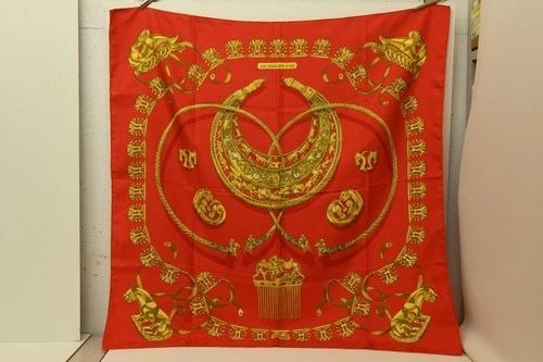 AUTHENTIC HERMES SCARF LES CAVALIERS D'OR RED 90CM RYBALTCHENKO VINTAGE SILK: AUTHENTIC HERMES SCARF LES CAVALIERS D'OR RED 90CM RYBALTCHENKO VINTAGE SILK Les Cavaliers d'Or The Golden Riders Dimitri Rybaltchenko Manufactured: France Height: 90cm (35.4 inch) Width: 90cm (35.4 i