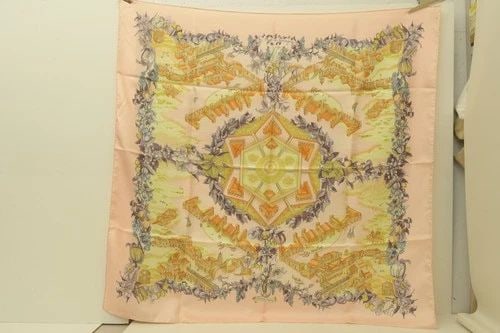 AUTHENTIC HERMES SCARF VINTAGE PAYS DE COCAGNE PINK 90CM ZOE PAUWELS SILK: AUTHENTIC HERMES SCARF VINTAGE PAYS DE COCAGNE PINK 90CM ZOE PAUWELS SILK Pays de Cocagne Lang of Cocagne (Canada) Zoe Pauwels Manufactured: France Height: 90cm (35.4 inch) Width: 90cm (35.4 inch) 100