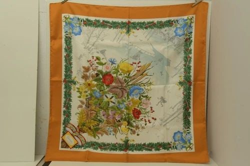 AUTHENTIC GUCCI 100% SILK SCARF FLORAL ORANGE 90CM POND ICE RINK FLOWERS WRAP: AUTHENTIC GUCCI 100% SILK SCARF FLORAL ORANGE 90CM POND ICE RINK FLOWERS WRAP Authentic Gucci 100% Silk Scarf Floral Orange 90cm Pond Ice Rink Flowers Wrap AUTHENTIC GUCCI 100% SILK SCARF FLORAL ORANG
