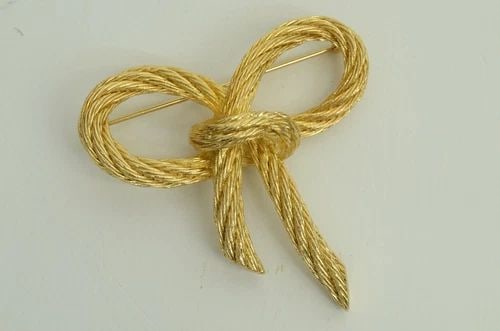 AUTHENTIC CHRISTIAN DIOR PIN GOLD GP RIBBON BROOCH SIGNATURE CLIP ROPE JEWELRY: AUTHENTIC CHRISTIAN DIOR PIN GOLD GP RIBBON BROOCH SIGNATURE CLIP ROPE JEWELRY Authentic Christian Dior Pin Gold GP Ribbon Brooch Signature Clip Rope Jewelry AUTHENTIC CHRISTIAN DIOR PIN GOLD GP RIBBO