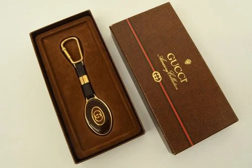 AUTHENTIC GUCCI BROWN LEATHER CLIP GP OVAL GG LOGO KEYCHAIN JEWELRY ACCESSORY (1 of 2)