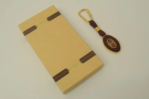 AUTHENTIC GUCCI GOLD PLATED GG OVAL KEYCHAIN JEWELRY ACCESSORY GP CLIP RED/BROWN: AUTHENTIC GUCCI GOLD PLATED GG OVAL KEYCHAIN JEWELRY ACCESSORY GP CLIP RED/BROWN Authentic Gucci Gold Plated GG Oval Keychain Jewelry Accessory GP Clip Red/Brown Authentic Gucci Gold Plated GG Oval