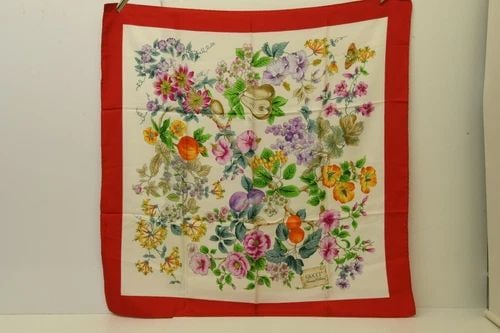 AUTHENTIC GUCCI ACCESSORY COLLECTION SCARF 100% SILK RED FLORAL 90CM FLOWERS: AUTHENTIC GUCCI ACCESSORY COLLECTION SCARF 100% SILK RED FLORAL 90CM FLOWERS Authentic Gucci Accessory Collection Scarf 100% Silk Red Floral 90cm Flowers Authentic Gucci Accessory Collection Scarf 100