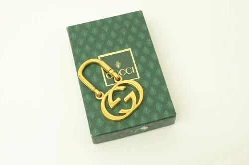 AUTHENTIC GUCCI GOLD PLATED GG LOGO SHORT KEYCHAIN JEWELRY ACCESSORY TWIST CLIP: AUTHENTIC GUCCI GOLD PLATED GG LOGO SHORT KEYCHAIN JEWELRY ACCESSORY TWIST CLIP Authentic Gucci Gold Plated GG Logo Short Keychain Jewelry Accessory Twist Clip Authentic Gucci Gold Plated GG Logo Shor