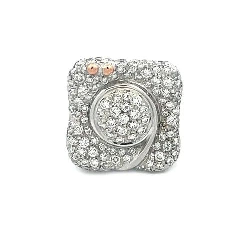 LA NOUVELLE BAGUE DIAMOND GOLD RING PAVE SET 18K WHITE FLOWER: LA NOUVELLE BAGUE DIAMOND GOLD RING PAVE SET 18K WHITE FLOWER The La Nouvelle Bague Diamond Gold Ring is a stunning piece of fine jewelry featuring a square-shaped to in the shape of a flower, natural