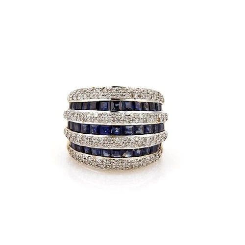 DIAMOND GOLD RING 18KT YELLOW 4 ROWS DOME BAND SIZE 5.5: DIAMOND GOLD RING 18KT YELLOW 4 ROWS DOME BAND SIZE 5.5 This Diamond & Gold Ring in 18kt multi-tone gold with a band shape is a stunning piece of fine jewelry. The ring features a square white diamond