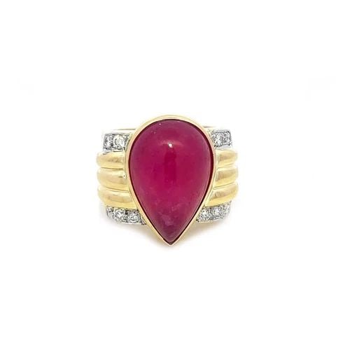 DIAMOND 18K YELLOW GOLD RING CABOCHON PEAR PINK TOURMALINE: DIAMOND 18K YELLOW GOLD RING CABOCHON PEAR PINK TOURMALINE This is a gorgeous large ring, it is crafted from 18k yellow gold featuring a wide front with a stunning large cabochon pear shape pink tourm