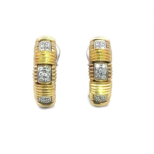 70828 ROBERTO COIN APPASSIONATA GOLD EARRINGS DIAMOND 18K YELLOW HUGGIE STYLE: 70828 ROBERTO COIN APPASSIONATA GOLD EARRINGS DIAMOND 18K YELLOW HUGGIE STYLE The Roberto Coin Appassionata Gold Earrings are a gorgeous pair of 18k yellow huggie style featuring oval-shaped natural w