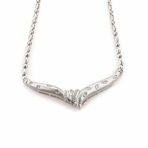 DIAMOND PLATINUM NECKLACE WIDE V PENDANT PUFFED LINK CHAIN (1 of 2)