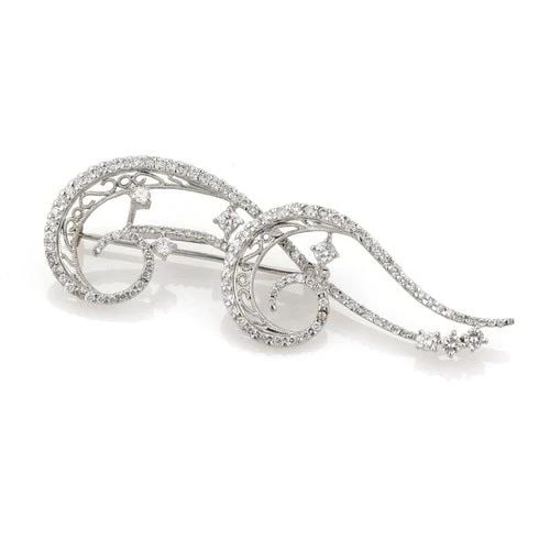 DIAMOND GOLD BROOCH 18K WHITE DOUBLE SCROLL STYLE ESTATE 2CT PIN: DIAMOND GOLD BROOCH 18K WHITE DOUBLE SCROLL STYLE ESTATE 2CT PIN This is a lovely Estate brooch, it is crafted from 18k white gold with a polished finish and features a double scroll design decorated 