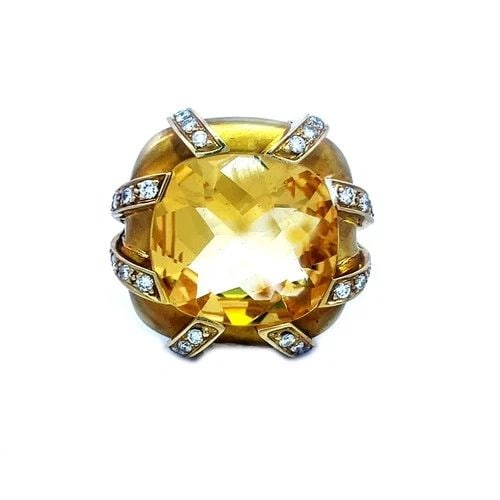 MARLENE STOWE GOLD DIAMOND PENDANT-BROOCH CITRINE 18K YELLOW CUSHION SHAPE: This is a stunning eye-catching pendant/brooch by designer Marlene Stowe, it features an 18k yellow gold cushion shaped frame with long wide tip prongs, sitting on the cushion base is a massive cushio