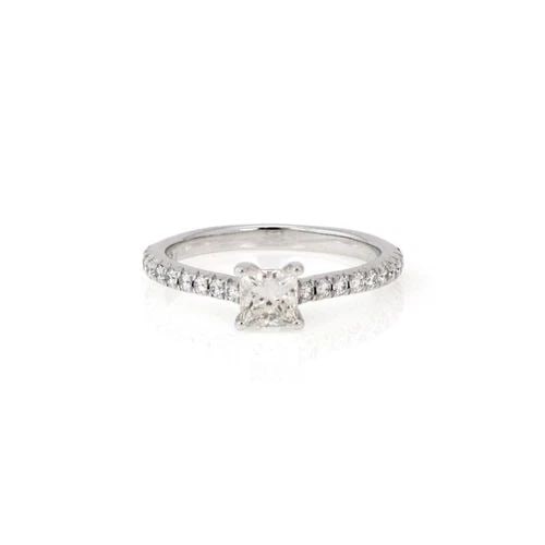 TIFFANY & CO 0.40CT PRINCESS CUT DIAMOND PLATINUM ENGAGEMENT RING SIZE 4: TIFFANY & CO 0.40CT PRINCESS CUT DIAMOND PLATINUM ENGAGEMENT RING SIZE 4 Tiffany & Co 0.40ct Princess Cut Diamond Platinum Engagement Ring Size 4 Description This elegant authentic ring is from Tiffan