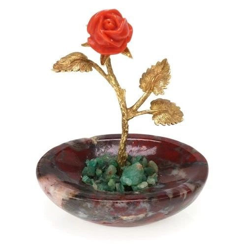 GOLD JASPER EMERALD & CORAL DECOR 18K YELLOW STEM LEAVES: GOLD JASPER EMERALD & CORAL DECOR 18K YELLOW STEM LEAVES Vintage Jasper Emerald & Coral 18k Yellow Gold Rose Plant Decor Description This vintage collectible home decor is crafted from 18k yellow gold