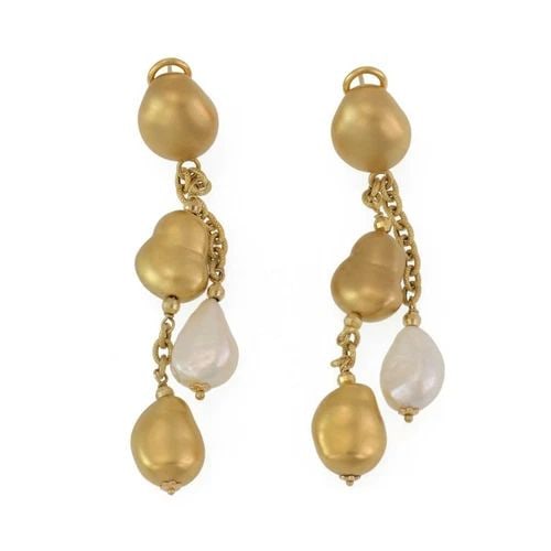 ROBERTO COIN PEARLS 18K YELLOW GOLD DOUBLE STRAND NUGGET DANGLE EARRINGS: ROBERTO COIN PEARLS 18K YELLOW GOLD DOUBLE STRAND NUGGET DANGLE EARRINGS Roberto Coin Pearls 18k Yellow Gold Double Strand Nugget Dangle Earrings Description This gorgeous authentic pair of earrings a