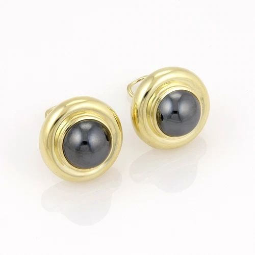 TIFFANY & CO. PICASSO GOLD EARRINGS 18K YELLOW HEMATITE ROUND CLIP ON STYLE: TIFFANY & CO. PICASSO GOLD EARRINGS 18K YELLOW HEMATITE ROUND CLIP ON STYLE The Tiffany & Co. Picasso Gold Earrings are a luxurious and stylish accessory crafted from 18K yellow gold with a bezel sett