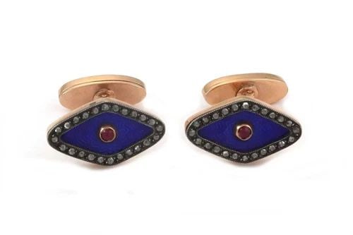 VINTAGE DIAMOND CUFFLINKS ROSE CUT RUBY 14K GOLD RHOMBUS SHAPE: VINTAGE DIAMOND CUFFLINKS ROSE CUT RUBY 14K GOLD RHOMBUS SHAPE This is a vintage pair of cufflinks; they are crafted from 14k rose gold featuring rhombus shape frame in rose gold with blue gullioche e