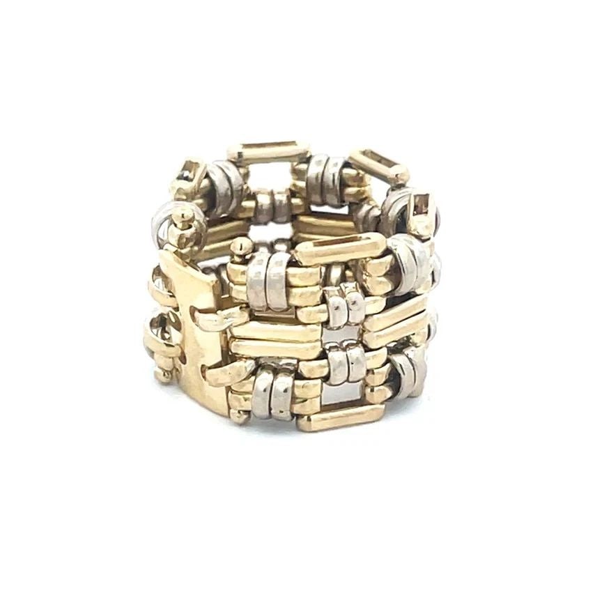GOLD CHAIN LINK RING 18K TWO TONE FANCY FLEX WIDE BAND SIZE 5.5: GOLD CHAIN LINK RING 18K TWO TONE FANCY FLEX WIDE BAND SIZE 5.5 The Gold Chain Link Ring is a stunning 18k two-tone piece of jewelry that exudes beauty and elegance. With a wide 14mm band, this fancy 