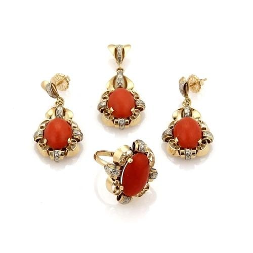 GOLD CORAL JEWELRY SET EARRINGS PENDANT & RING SET IN 18K YELLOW (1 of 2)
