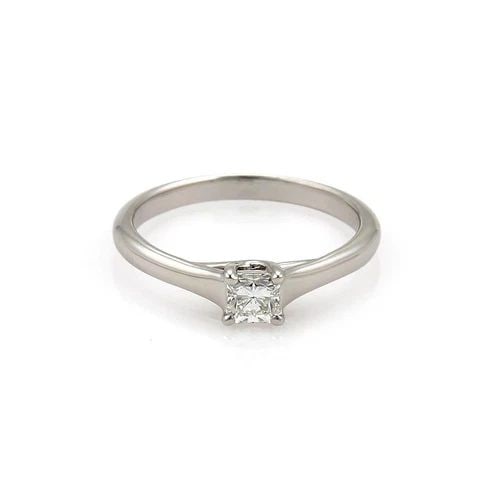 TIFFANY & CO. ENGAGEMENT RING LUCIDA DIAMOND SOLITAIRE PLATINUM: TIFFANY & CO. ENGAGEMENT RING LUCIDA DIAMOND SOLITAIRE PLATINUM Tiffany & Co. LUCIDA 0.27ct Diamond Platinum Engagement Ring Size 5.5 Description An authentic and elite Tiffany & Co. creation of incom