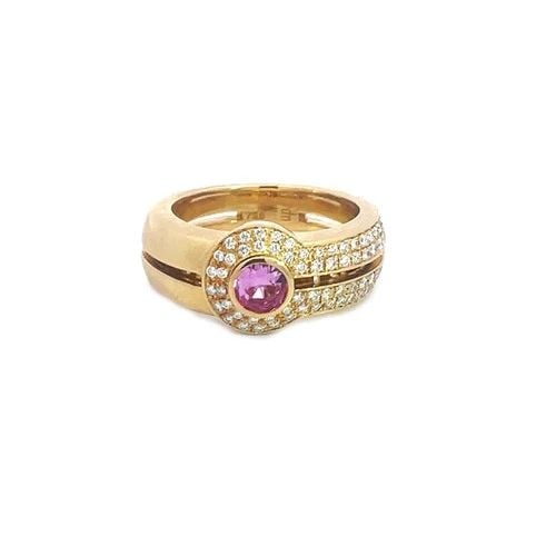 DI MODOLO DIAMOND GOLD RING 18K YELLOW GEMSTONE DOME BAND: The Di Modolo Diamond Gold Ring is a stunning piece of fine jewelry featuring natural white diamond set in 18k yellow gold. The dome band has a round shape on the front and is accented with a pink bez